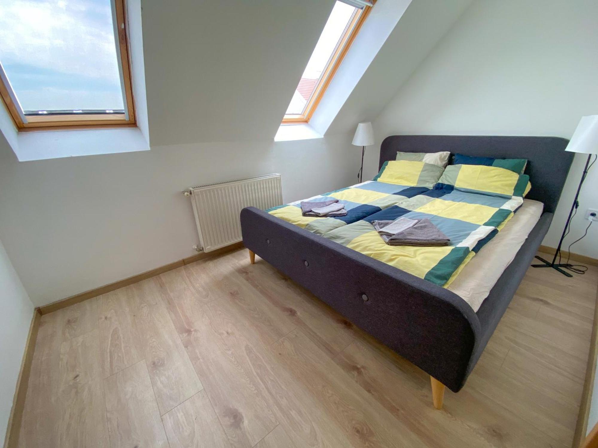 Spacious 2 Story Loft W Balcony Near Opera, Andrassy Apartament *