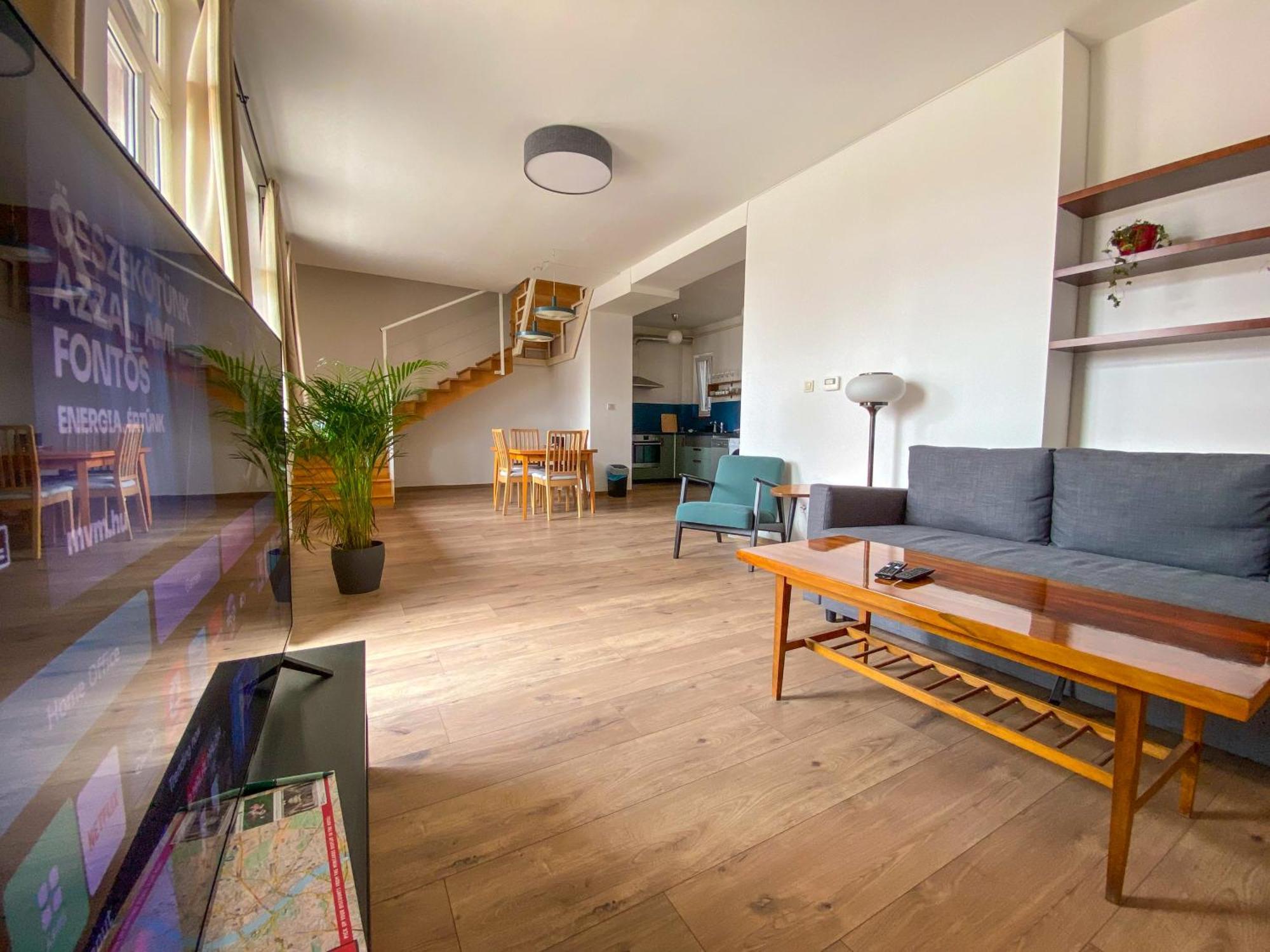 Apartament Spacious 2 Story Loft W Balcony Near Opera, Andrassy Budapeszt