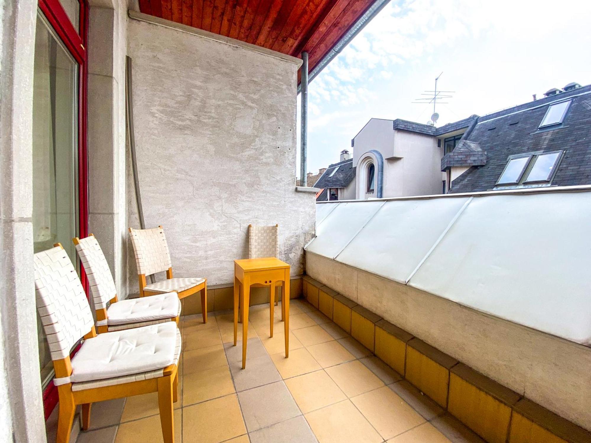 Apartament Spacious 2 Story Loft W Balcony Near Opera, Andrassy Budapeszt