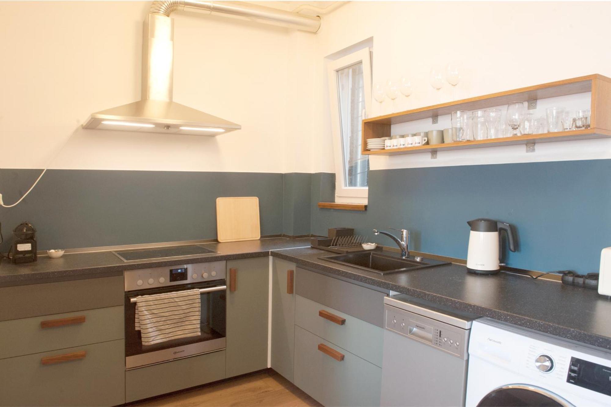 Spacious 2 Story Loft W Balcony Near Opera, Andrassy * Budapeszt