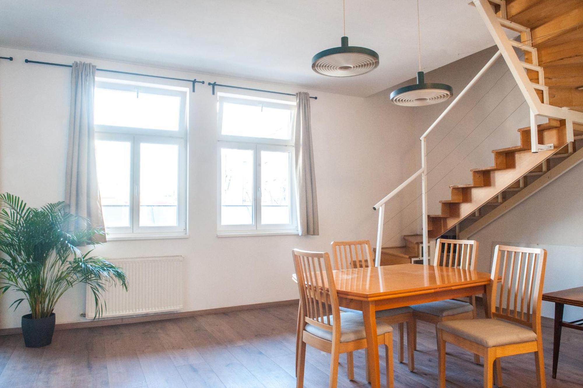 Spacious 2 Story Loft W Balcony Near Opera, Andrassy Apartament *
